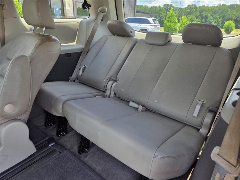 Toyota Sienna Limited Premium FWD 7-Passenger V6 2016
