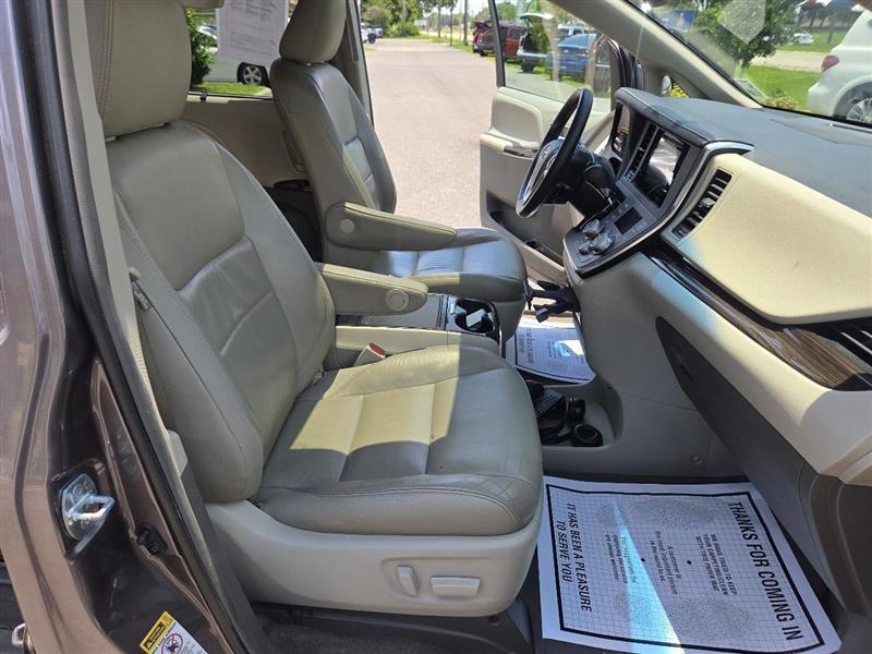 Toyota Sienna Limited Premium FWD 7-Passenger V6 2016