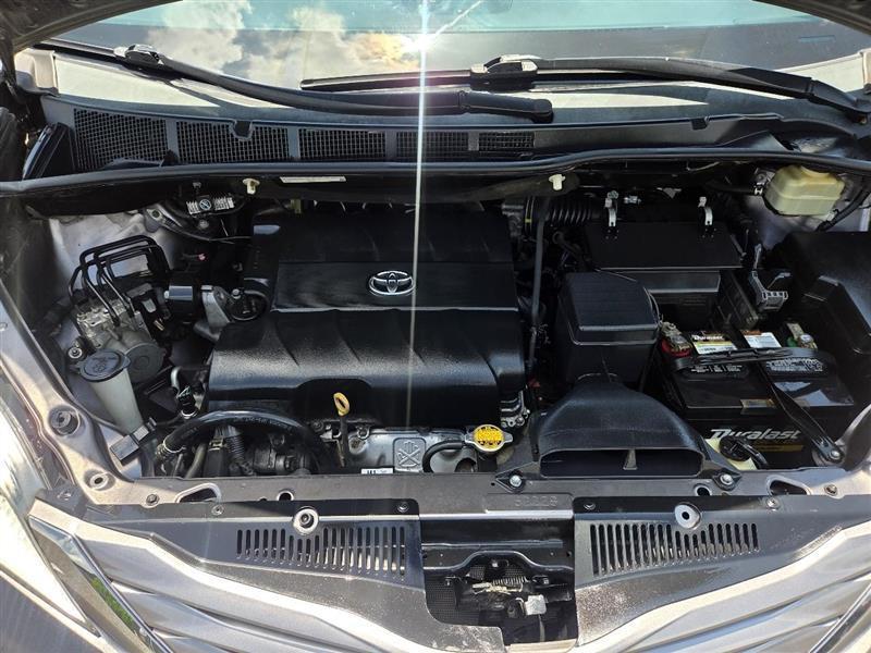 Toyota Sienna Limited Premium FWD 7-Passenger V6 2016