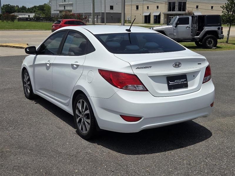 Hyundai Accent SE 4-Door 6A 2017