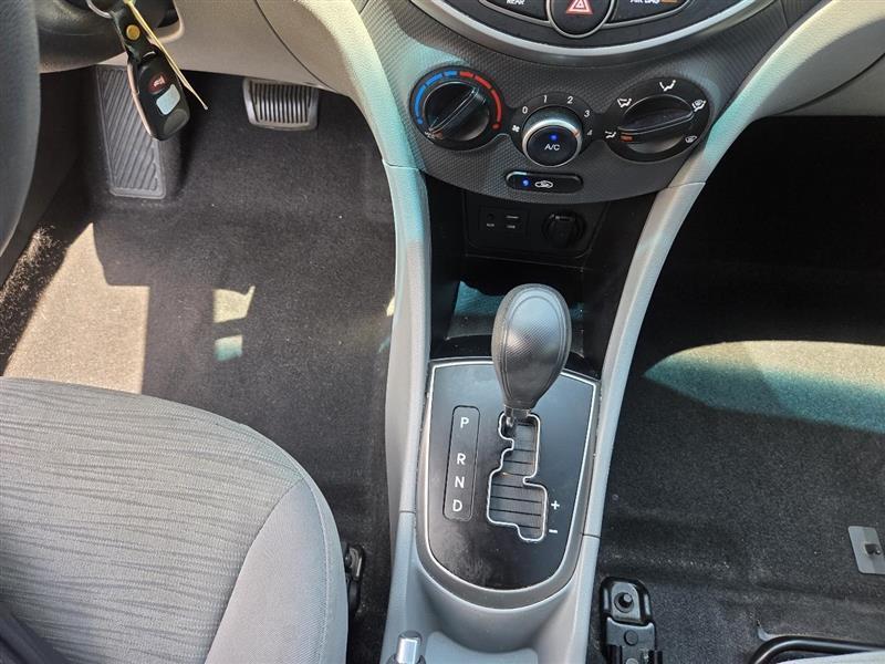 Hyundai Accent SE 4-Door 6A 2017