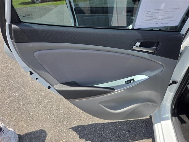 Hyundai Accent SE 4-Door 6A 2017