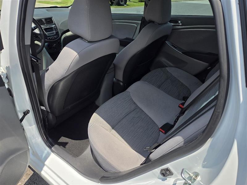 Hyundai Accent SE 4-Door 6A 2017