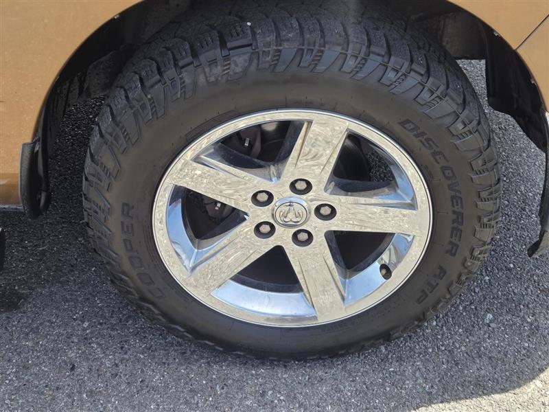 RAM 1500 SLT Crew Cab 2WD 2012