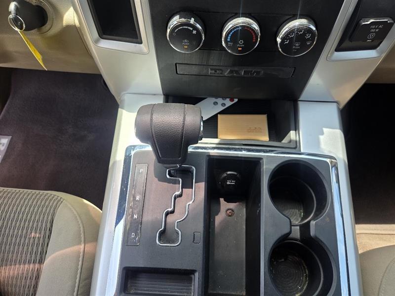 RAM 1500 SLT Crew Cab 2WD 2012