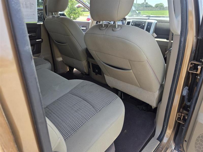 RAM 1500 SLT Crew Cab 2WD 2012