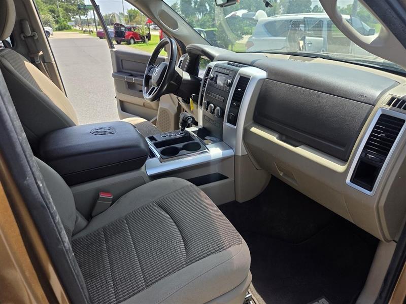 RAM 1500 SLT Crew Cab 2WD 2012