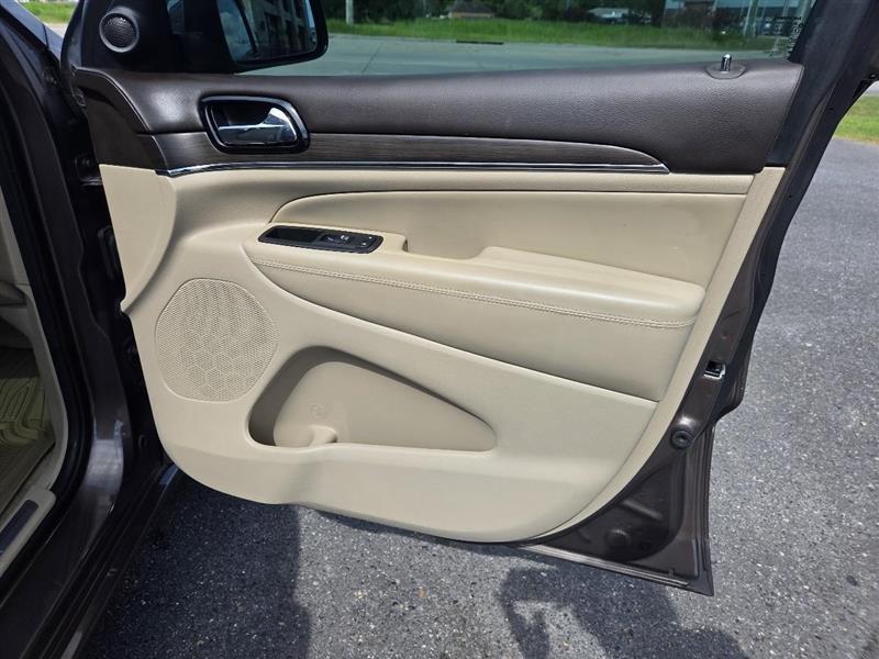 Jeep Grand Cherokee Overland 2WD 2019