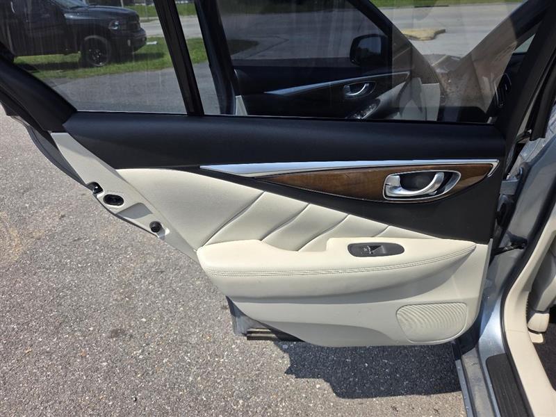 Infiniti Q50 Premium 2014