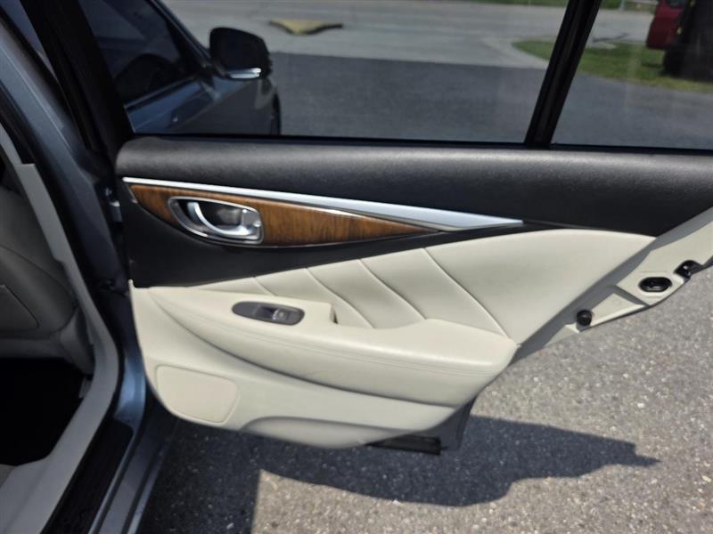 Infiniti Q50 Premium 2014