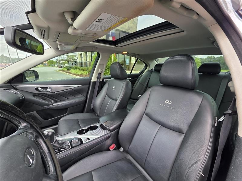 Infiniti Q50 Premium 2014
