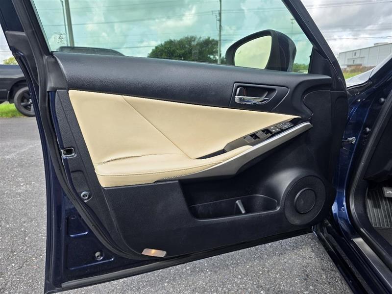 Lexus IS 250 RWD 2015