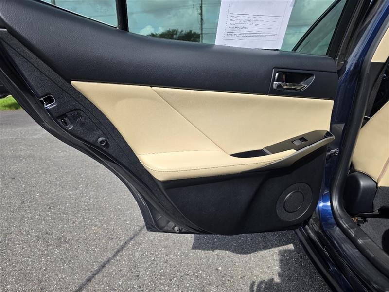 Lexus IS 250 RWD 2015