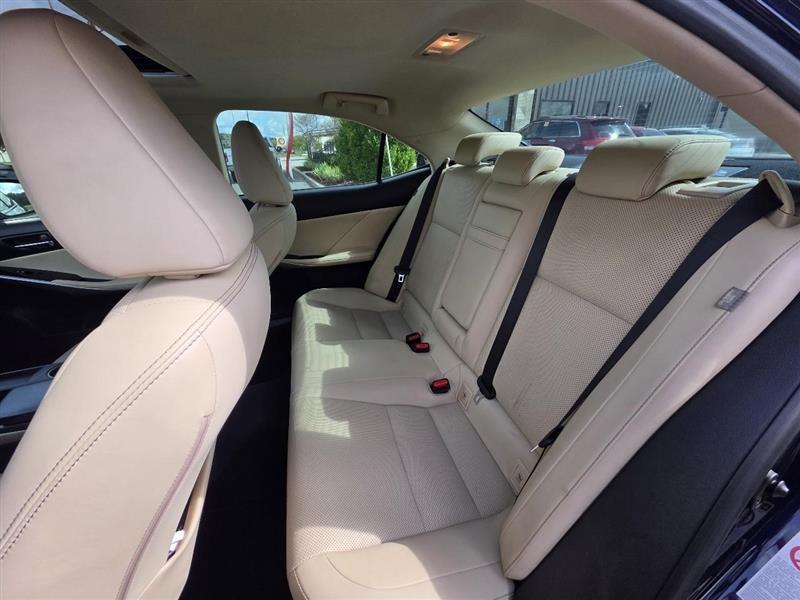 Lexus IS 250 RWD 2015