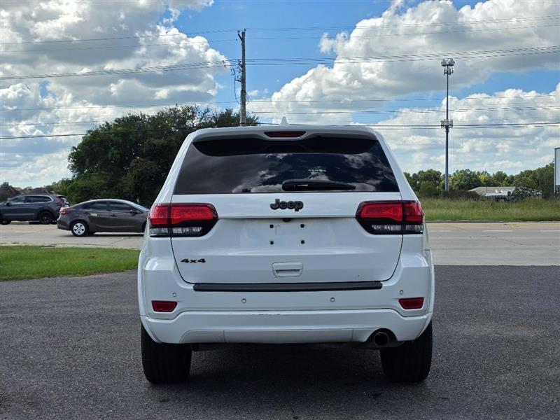 Jeep Grand Cherokee Laredo 4WD 2018