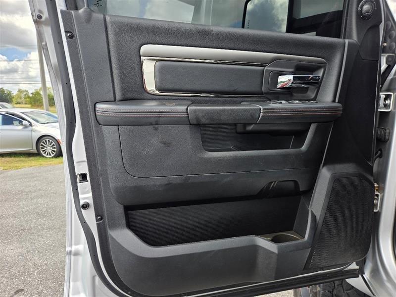 RAM 1500 Sport Crew Cab SWB 2WD 2014
