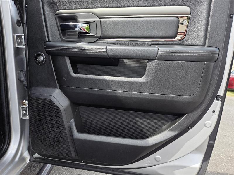 RAM 1500 Sport Crew Cab SWB 2WD 2014