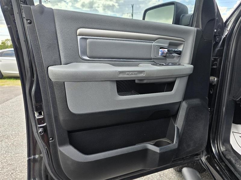 RAM 1500 SLT Crew Cab SWB 2WD 2018
