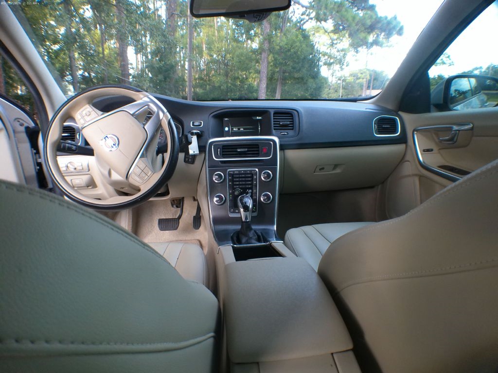 Volvo S60 2.0 2015 Volvo S60 2.0 2015