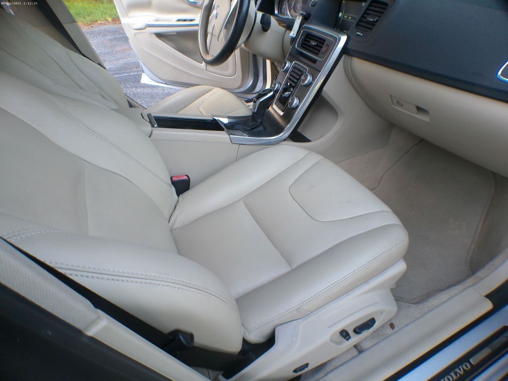 Volvo S60 2.0 2015 Volvo S60 2.0 2015