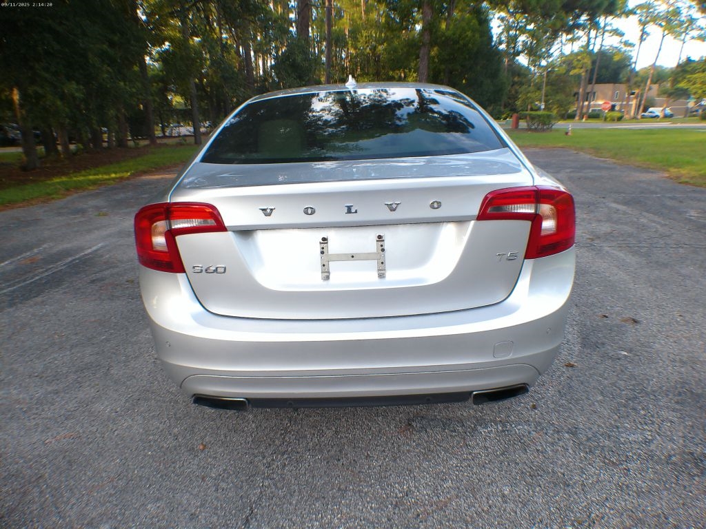 Volvo S60 2.0 2015 Volvo S60 2.0 2015