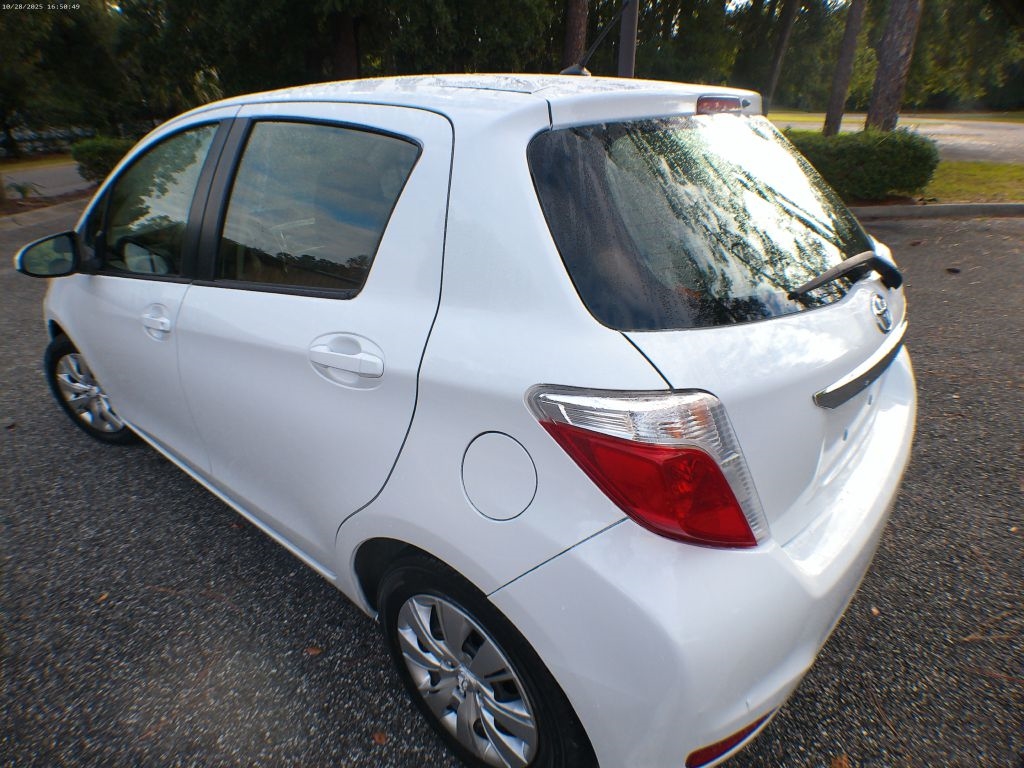 Toyota Yaris SE 5-Door AT 2012 Toyota Yaris SE 5-Door AT 2012