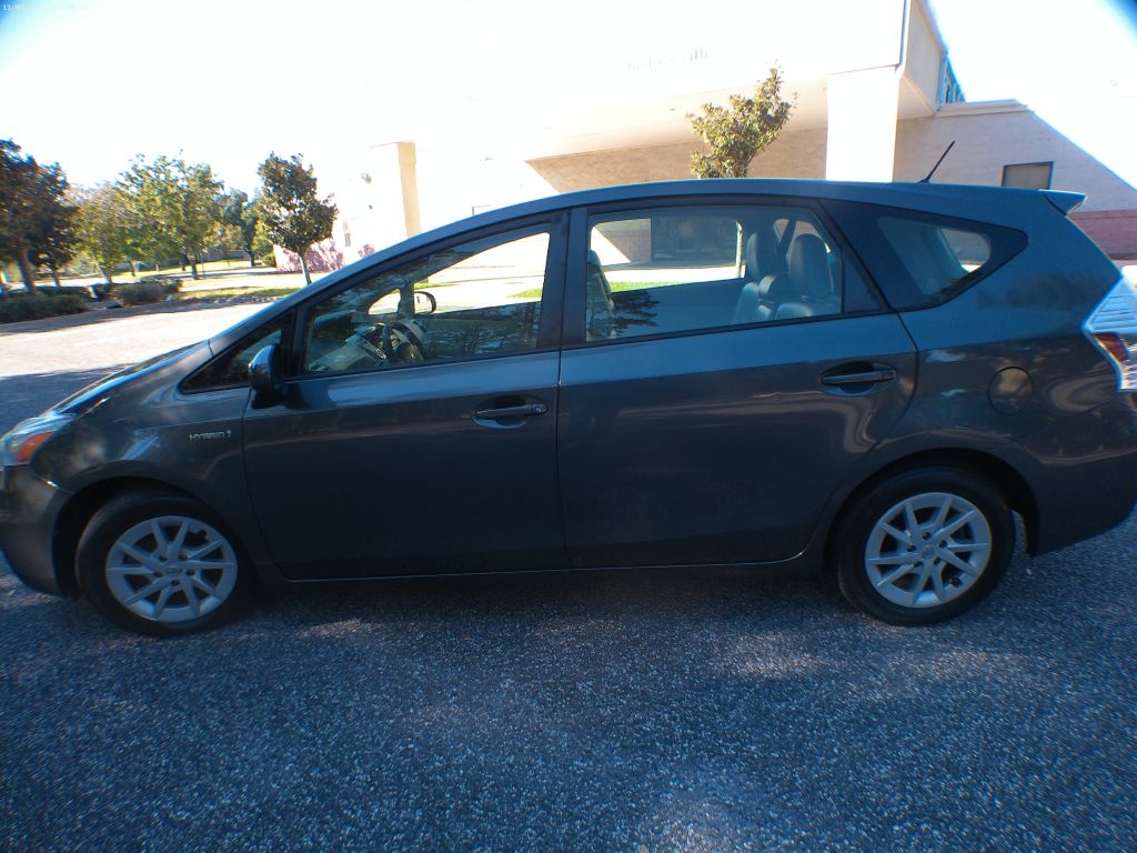 Toyota Prius V Three 2014