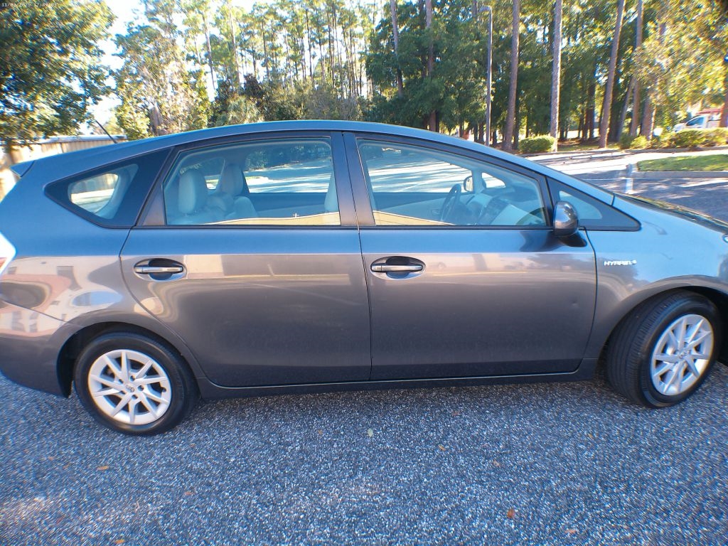 Toyota Prius V Three 2014