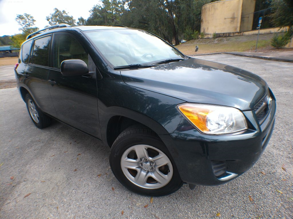 Toyota RAV4 Base I4 2WD 2010