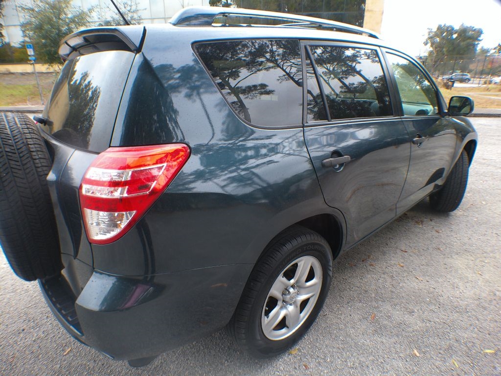 Toyota RAV4 Base I4 2WD 2010