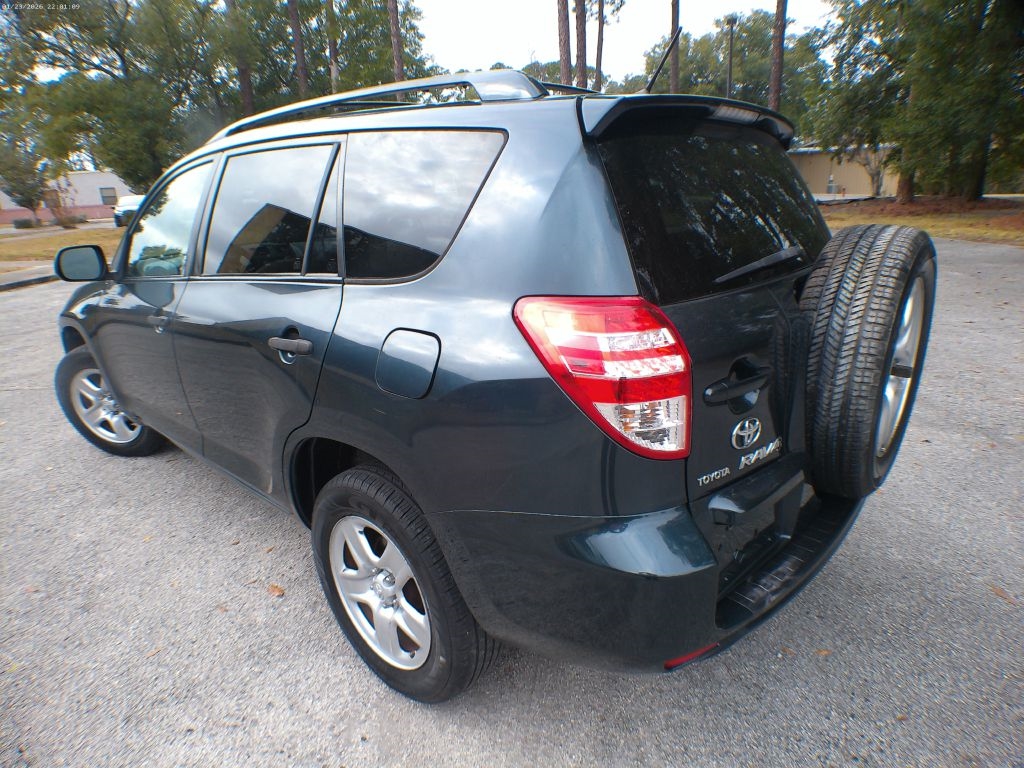Toyota RAV4 Base I4 2WD 2010