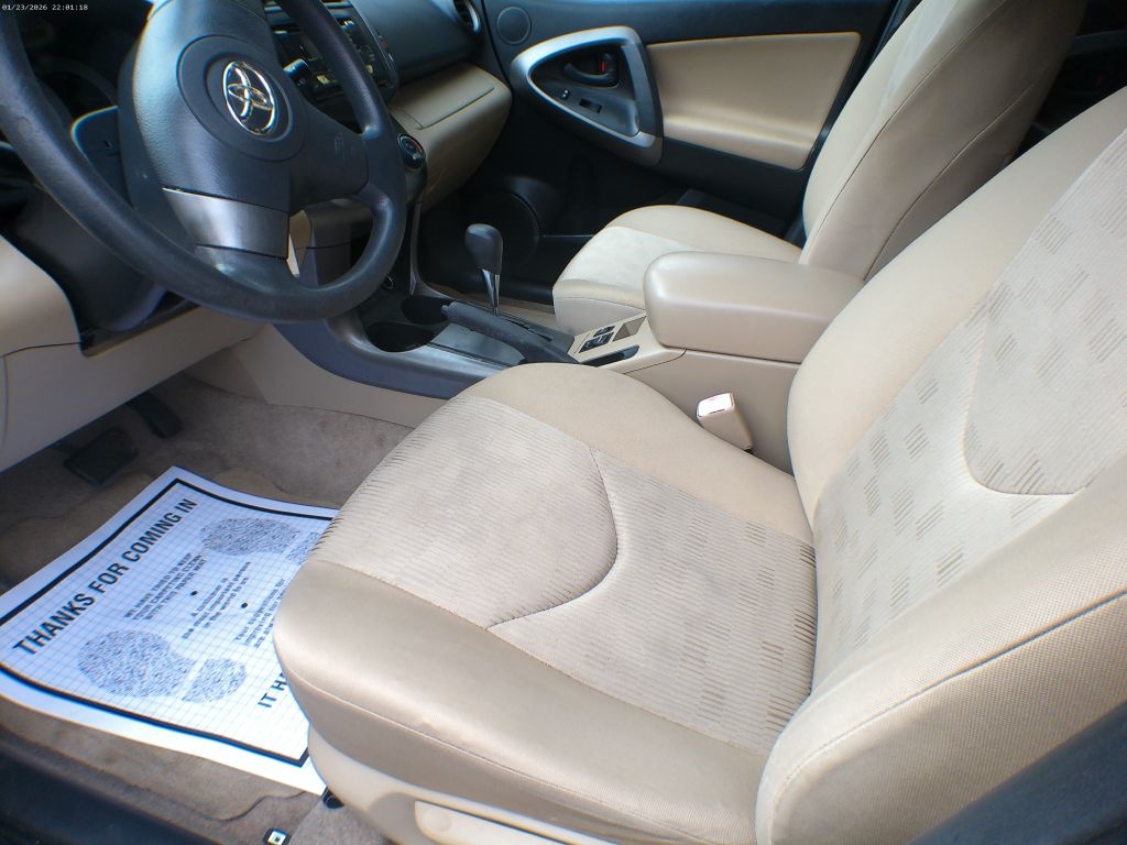 Toyota RAV4 Base I4 2WD 2010