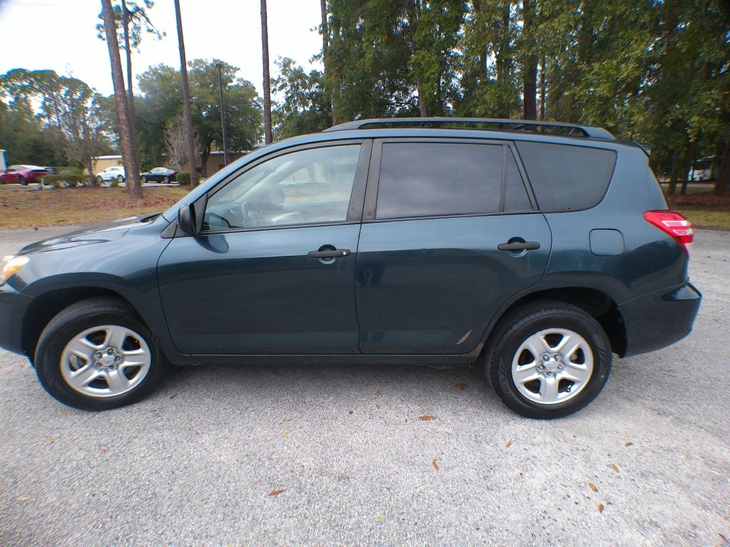 Toyota RAV4 Base I4 2WD 2010