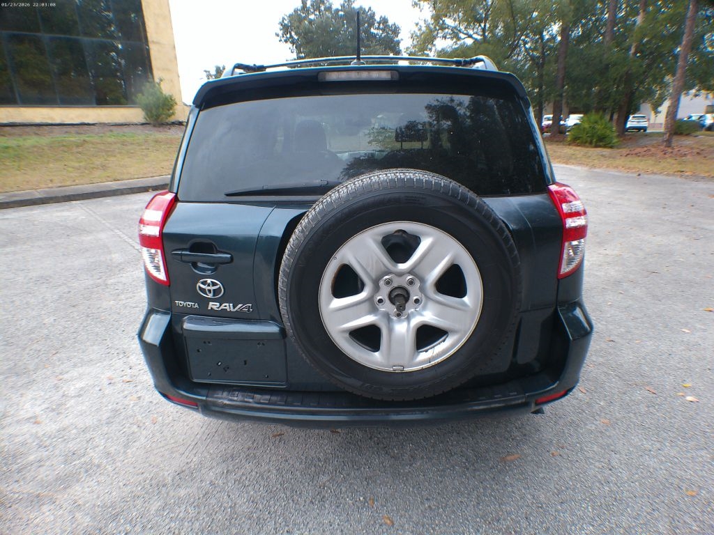 Toyota RAV4 Base I4 2WD 2010