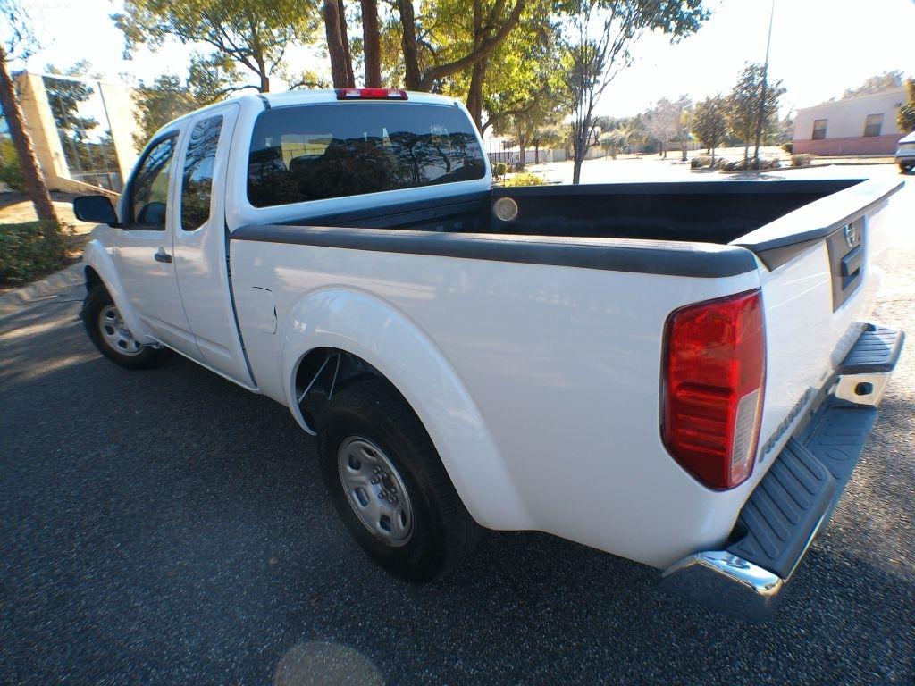 Nissan Frontier S King Cab I4 5MT 2WD 2017