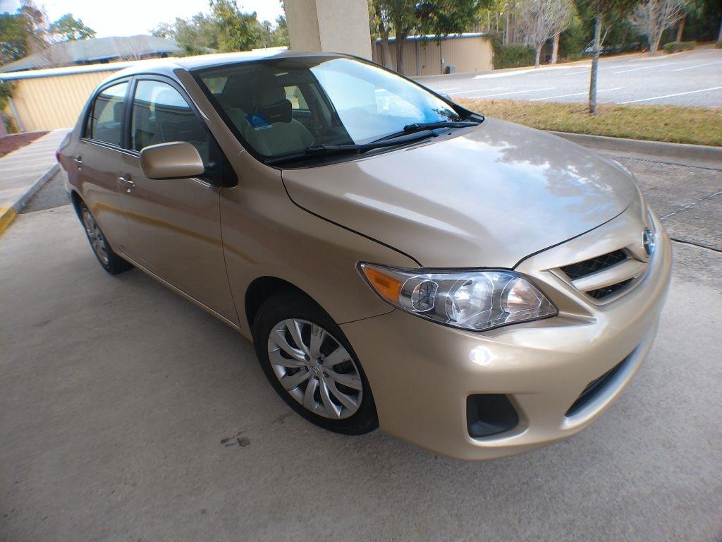 Toyota Corolla S 5-Speed MT 2012