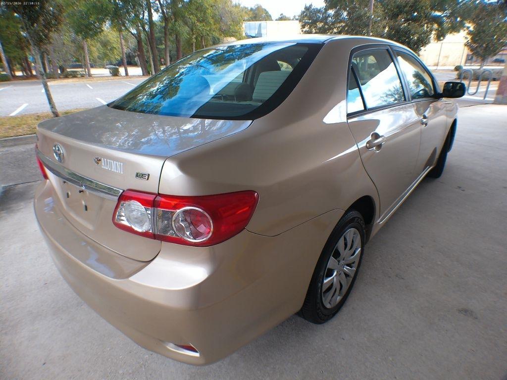 Toyota Corolla S 5-Speed MT 2012