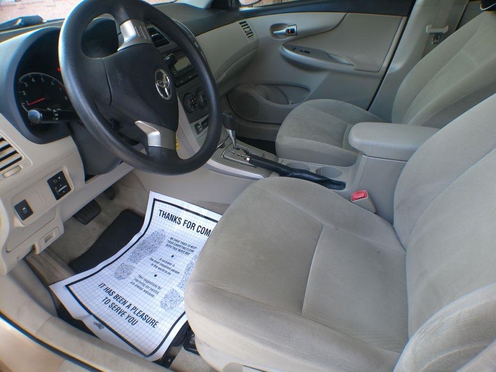 Toyota Corolla S 5-Speed MT 2012