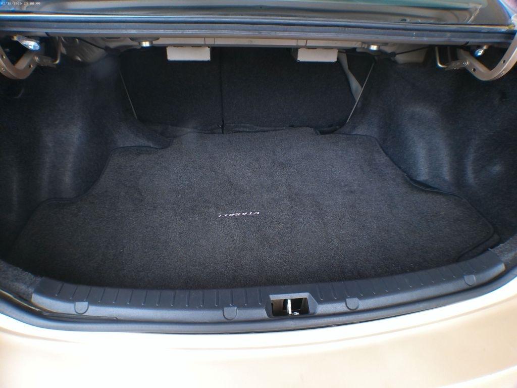 Toyota Corolla S 5-Speed MT 2012