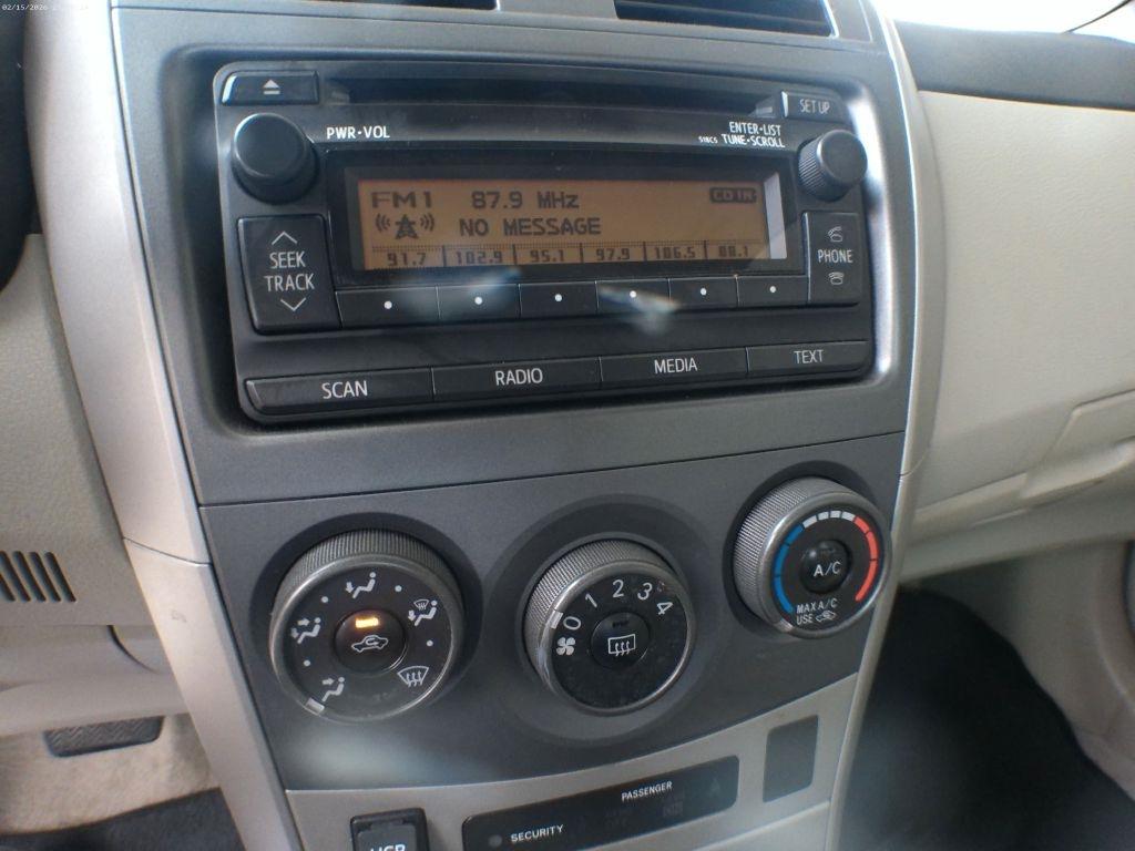 Toyota Corolla S 5-Speed MT 2012