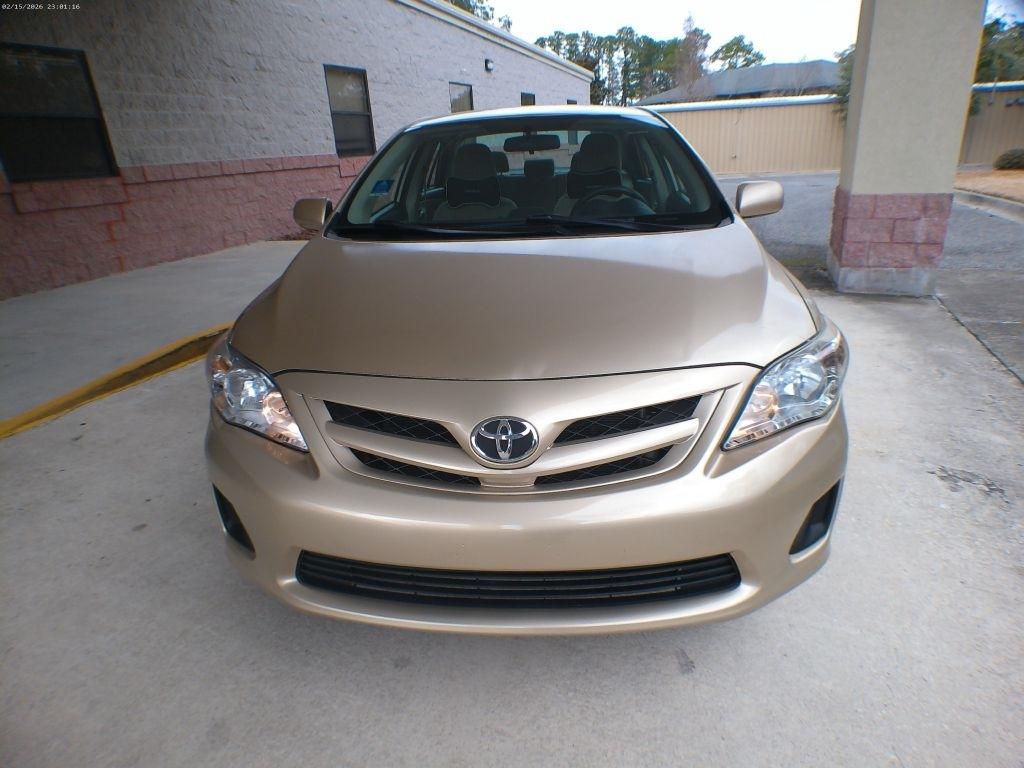 Toyota Corolla S 5-Speed MT 2012