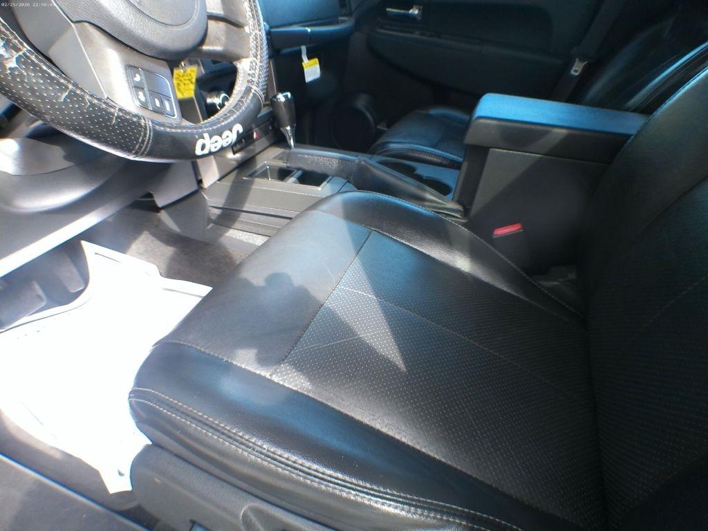 Jeep Liberty Sport 2WD 2012