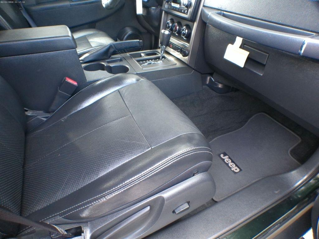 Jeep Liberty Sport 2WD 2012