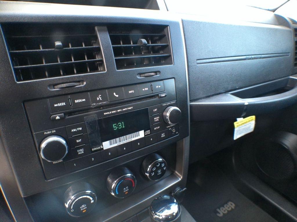 Jeep Liberty Sport 2WD 2012