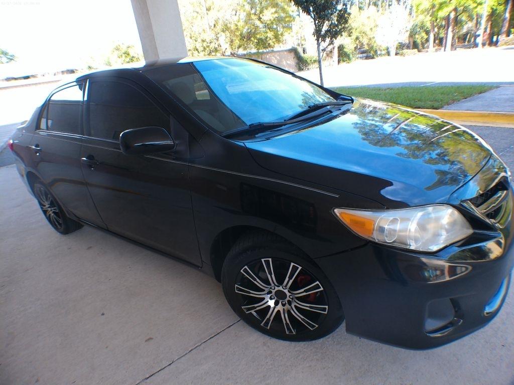 Toyota Corolla S 5-Speed MT 2012