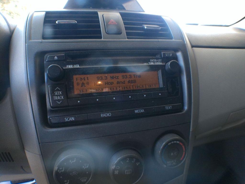 Toyota Corolla S 5-Speed MT 2012