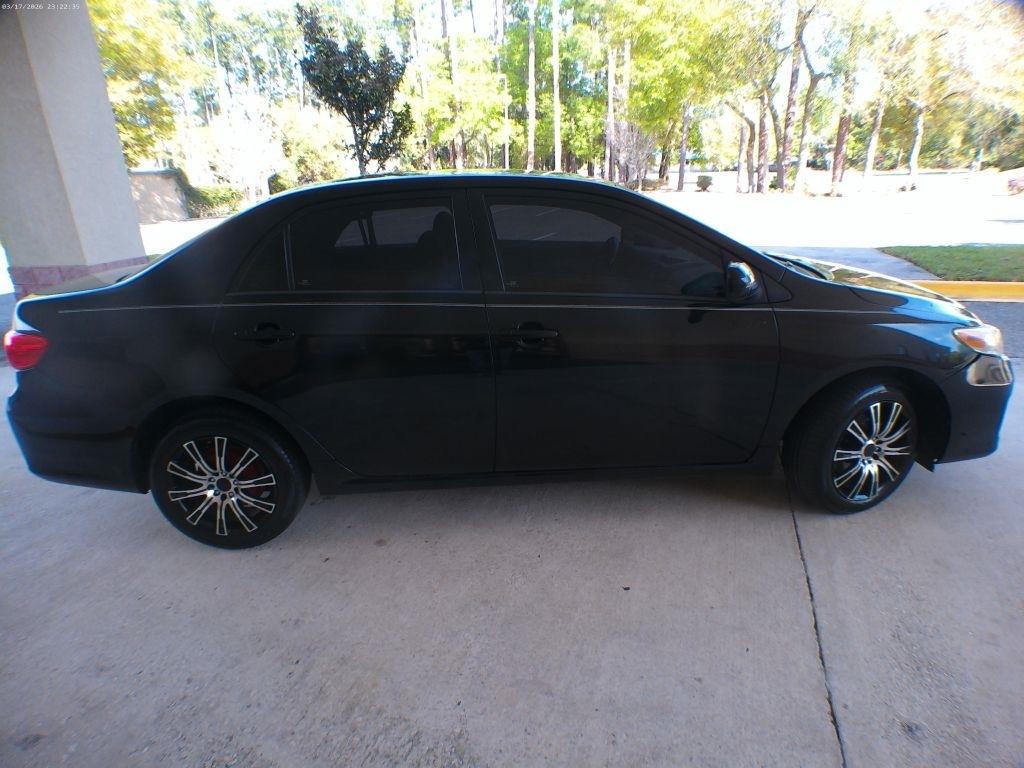 Toyota Corolla S 5-Speed MT 2012