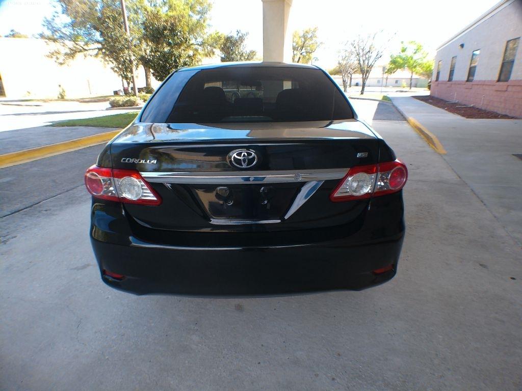 Toyota Corolla S 5-Speed MT 2012