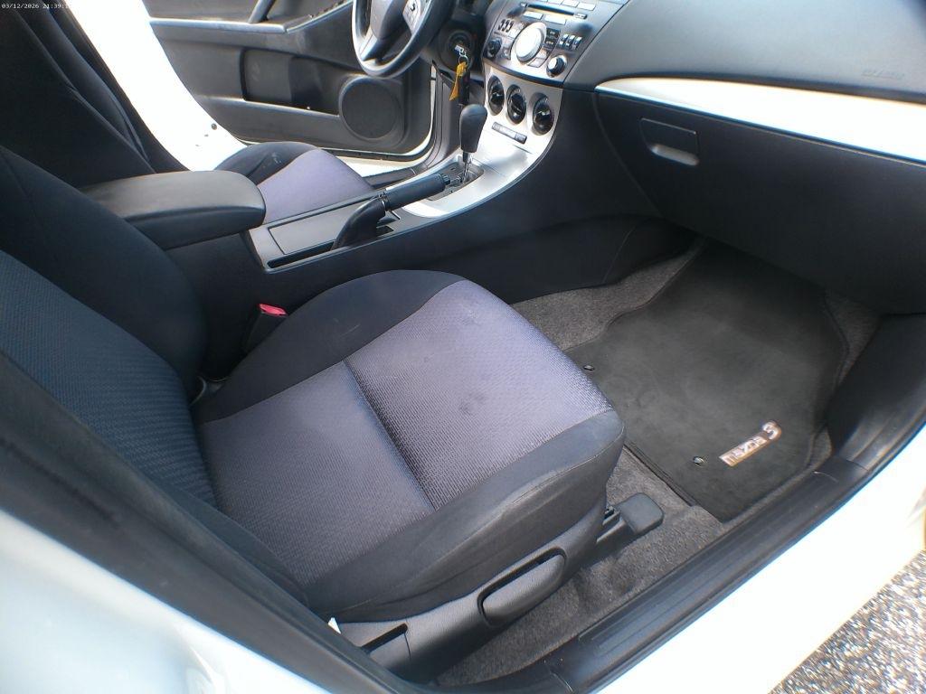 Mazda MAZDA3 i SV 4-Door 2010