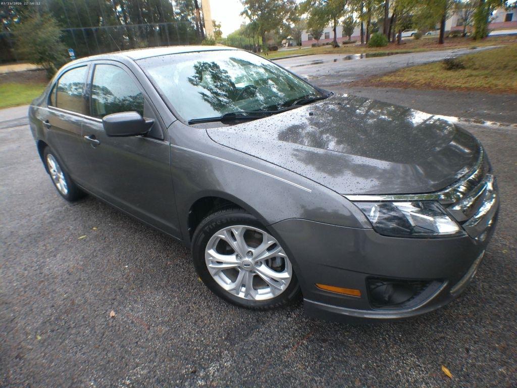 Ford Fusion SE 2012